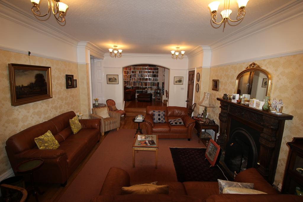 Woodlands Bed & Breakfast Barnt Green Екстер'єр фото